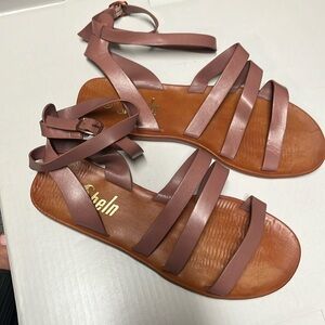 Scrappy ankle sandals never worn